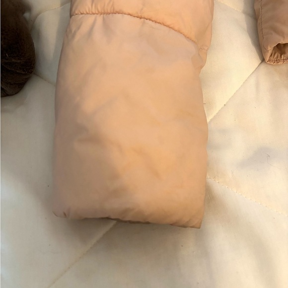 Levi's Light Pink Puffer Jacket with White Collar - Picture 4 of 9